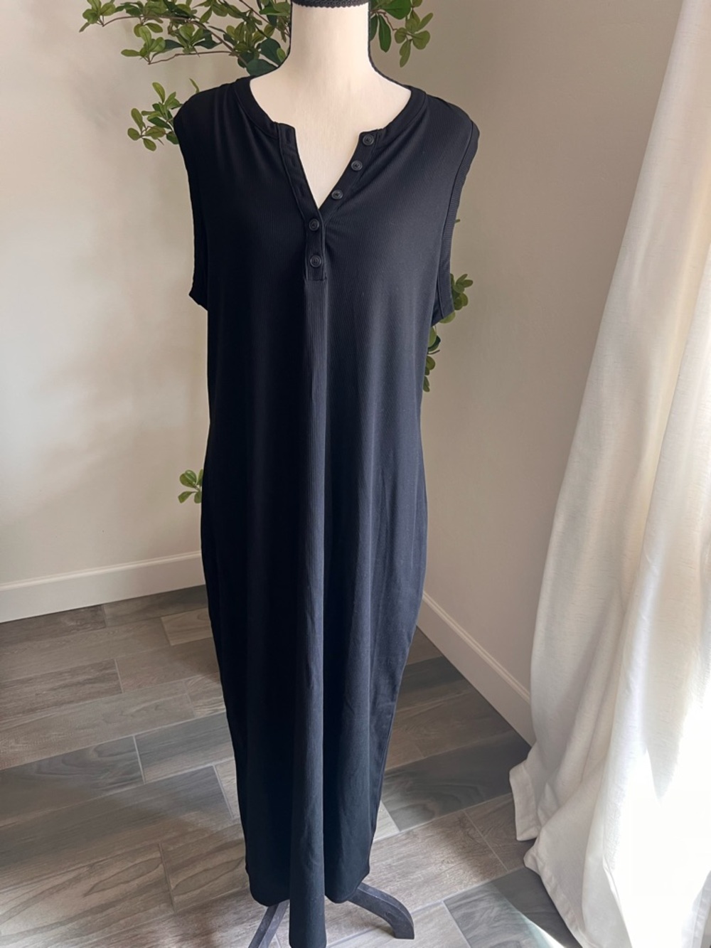 Express Women’s Black Fitted Ribbed Maxi Dress With Button Front Henley XL